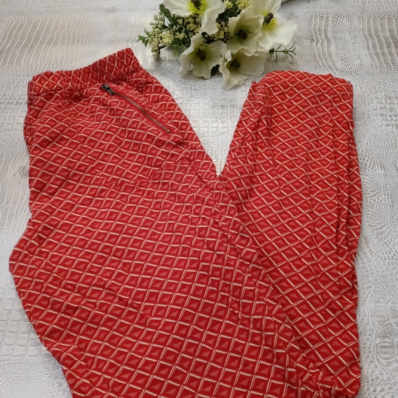 BOGO🆓 | Forever 21 Red Print MC Hammer Type Pants - Picture 6 of 11